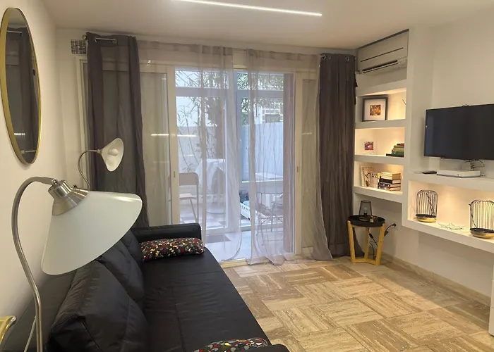 Апартаменты Pointe Croisette Avec Terrasse *